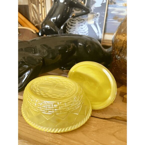 Mosser Glass Hen on Nest – Dandelion Carnival Yellow – Westmoreland Mould – Two- - Picture 2 of 4